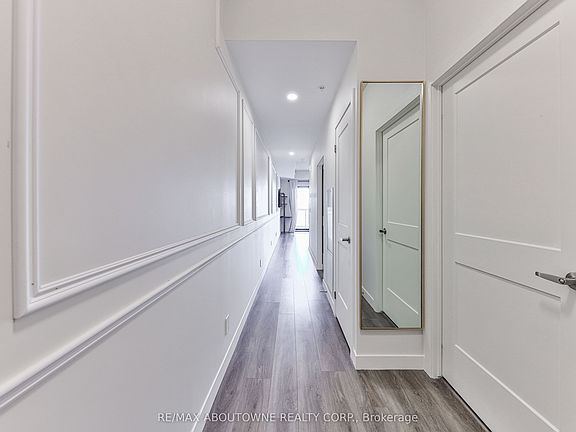 5th image of 15 Queen St S #1806