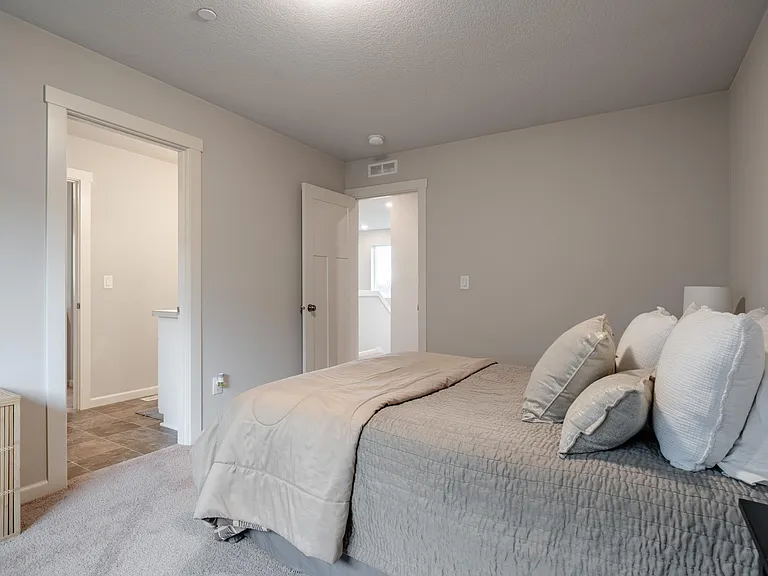 6243 N 87th Ave — Photo 18