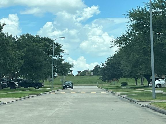 5th image of 1834 Park Oak Dr