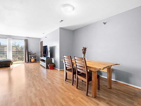 4th image of 4180 Cove Ln #10E
