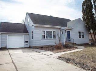 354 Ivanhoe Rd, Waterloo, IA 50701