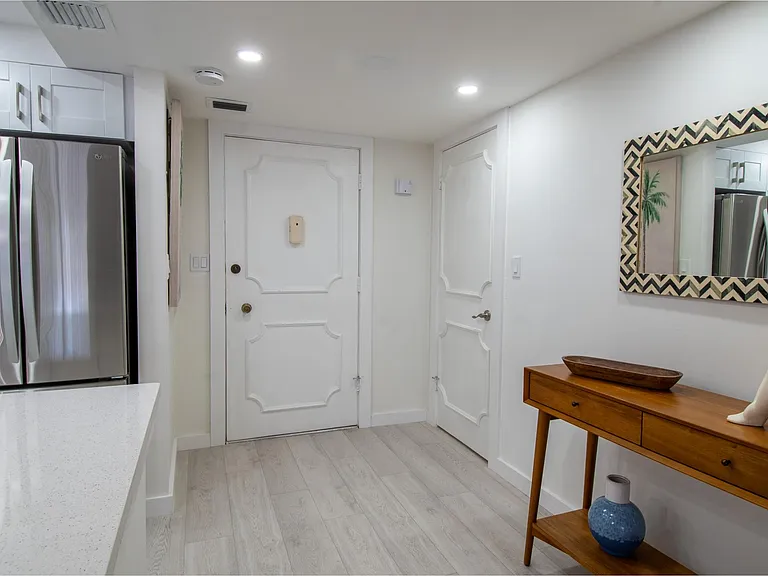 5 High Point Cir W #212 — Photo 4