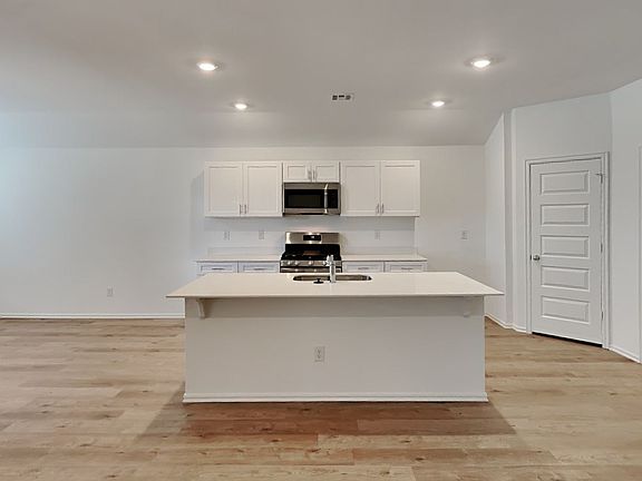 4th image of 4000 Dutch Ln