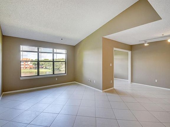 4th image of 2313 N Congress Ave APT 37