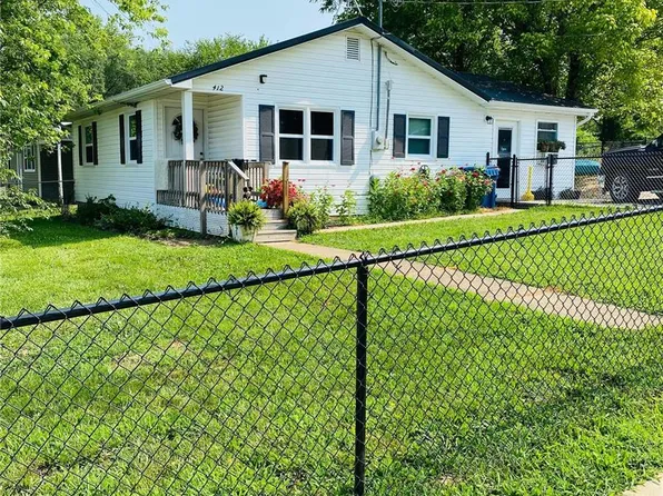 412 8th St, Vienna, MO 65582