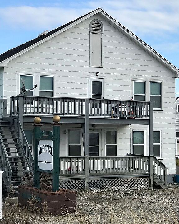 FRONT VIEW 2 APARTMENTS