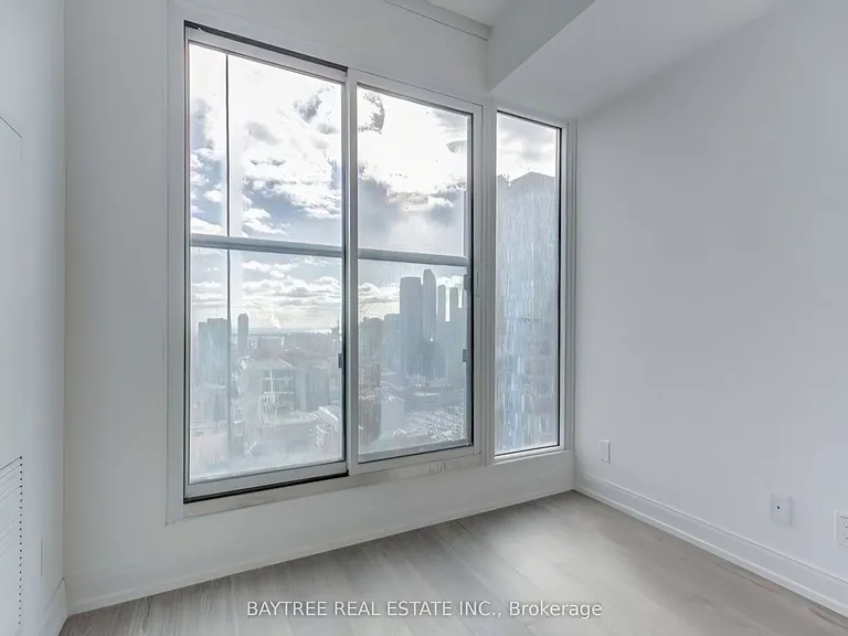 181 Dundas St E #4808 — Photo 3