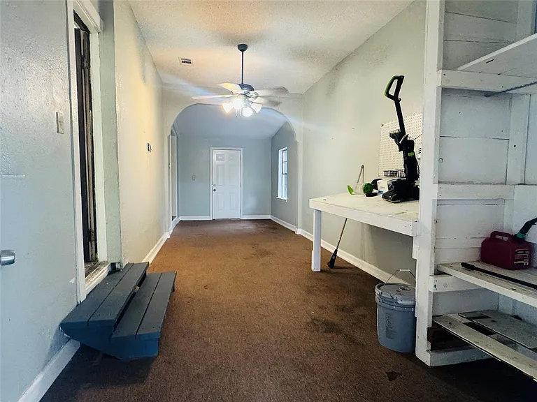 2308 Bennington St — Photo 20