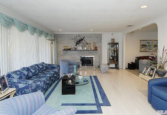 4th image of 46 Oakdale Ln