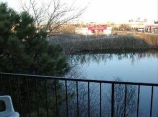 186 Gladstone Dr APT 302, Glendale Heights, IL 60139