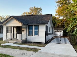 827 Booth St, Houston, TX 77009