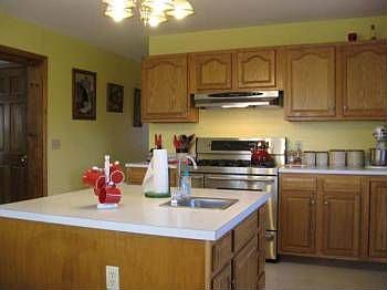 4th image of 25 Woodworth Meadow Ln