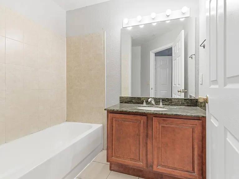 4240 Summer Landing Dr #106 — Photo 12