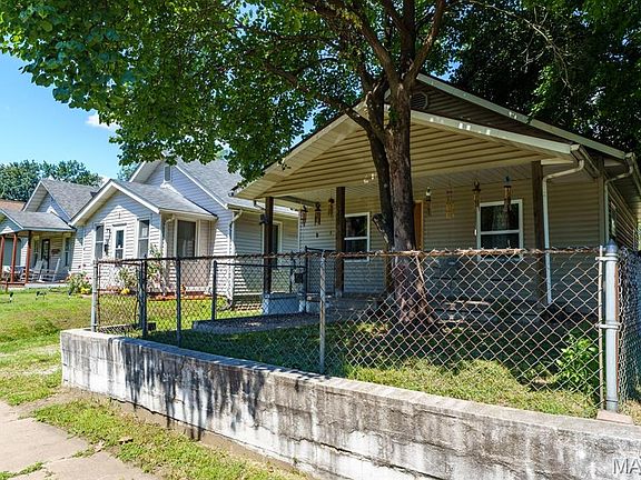3rd image of 2221 Lee Ave