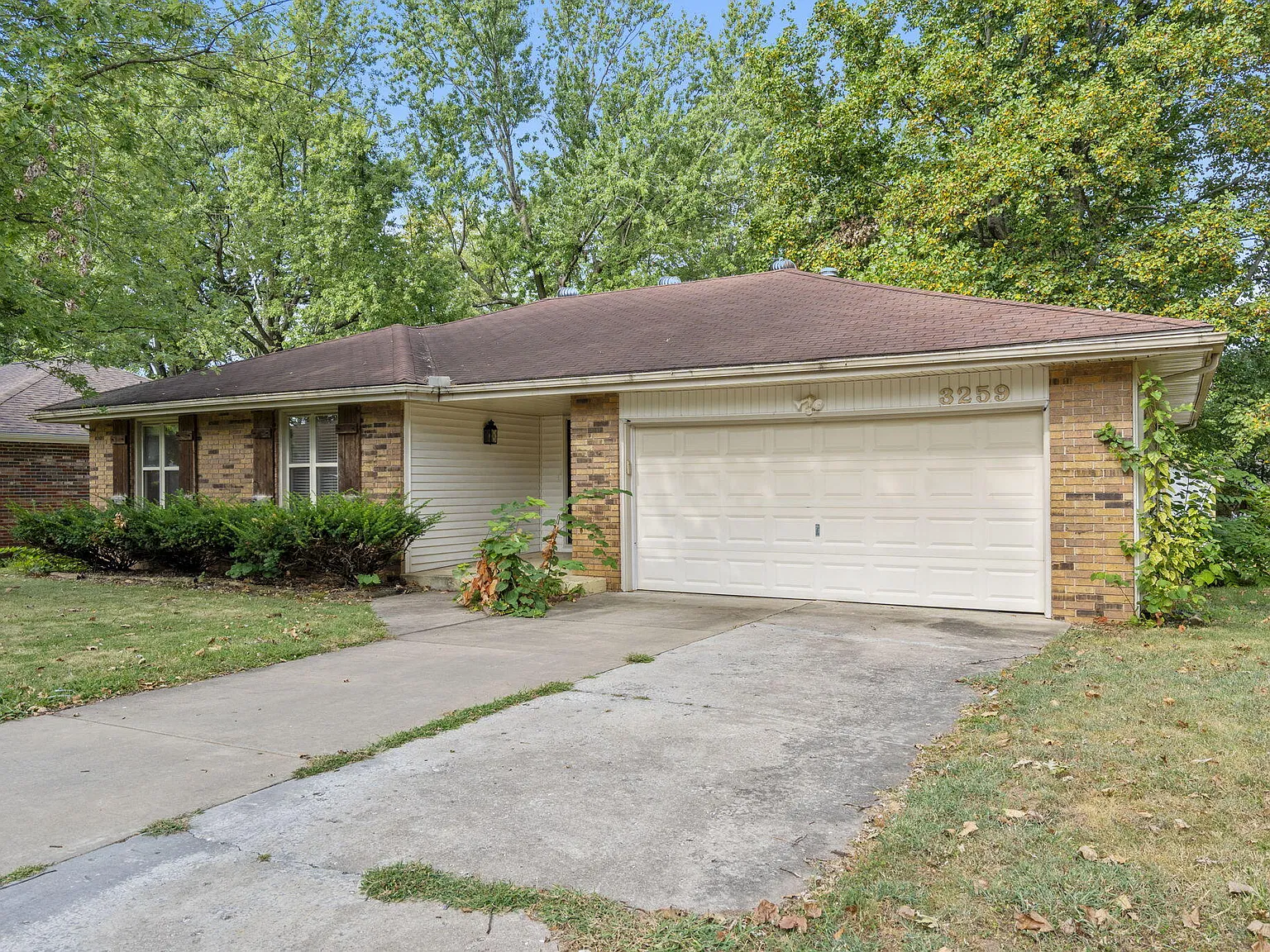 3 bed, 2.0 bath, 1629 sqft, $1,995 — Photo 2