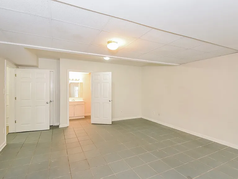 4118 Huntcliff Dr — Photo 16
