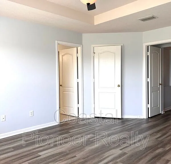 11404 Misty Isle Ln — Photo 15