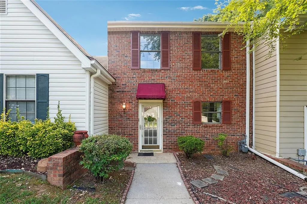 2 bed, 2.5 bath, 1280 sqft, $1,800 — Photo 1
