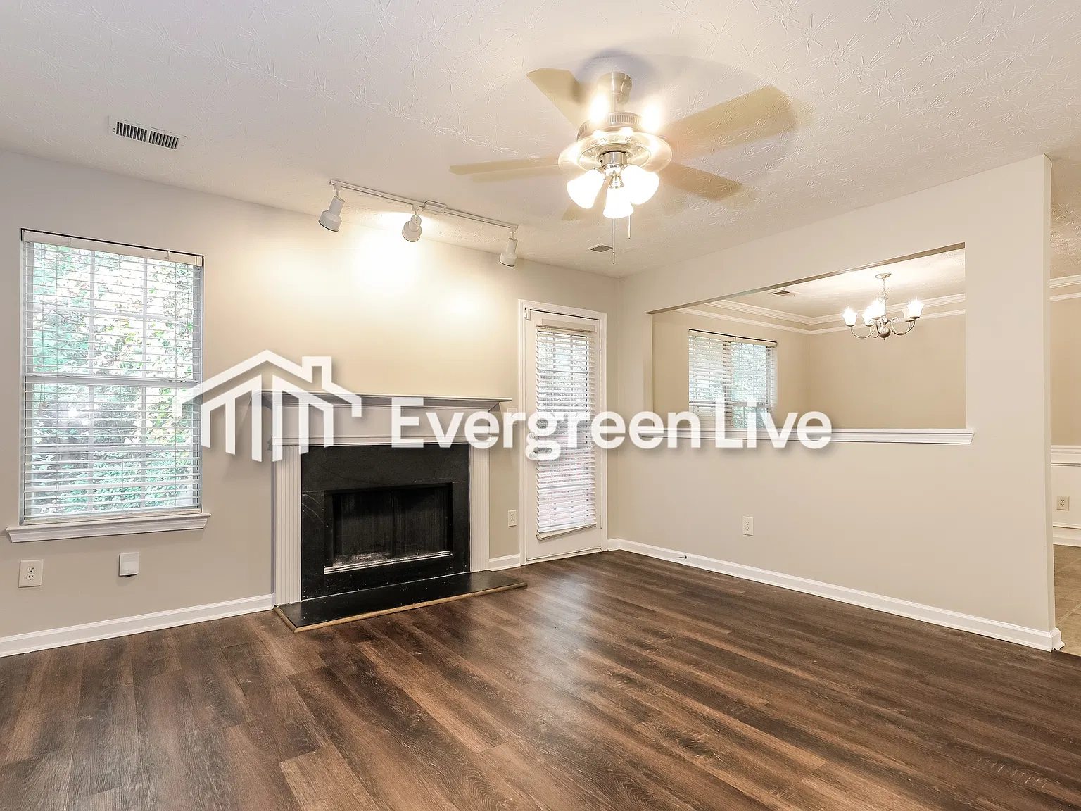3 bed, 2.5 bath, 1550 sqft, $1,845 — Photo 3