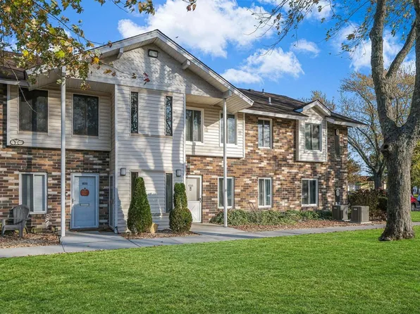 33 Osage Court #33, Coram, NY 11727