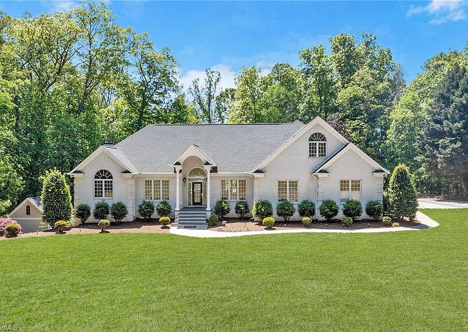 1st image of 1002 Pleasant Dr