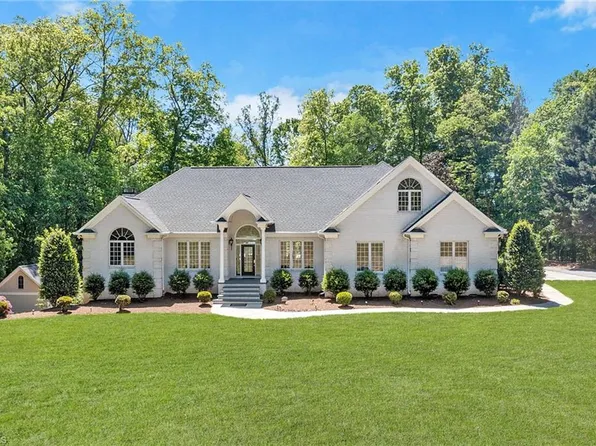 1002 Pleasant Dr, Mebane, NC 27302
