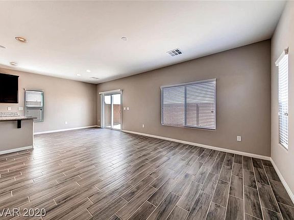 4th image of 8857 Lake Myers Ct #8