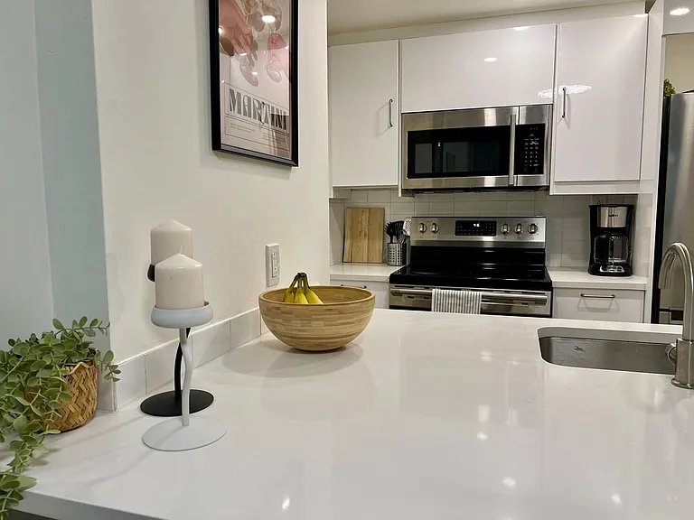 1050 Burrard St #2504 — Photo 4