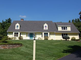 86 Woodford Hills Dr, Avon, CT 06001