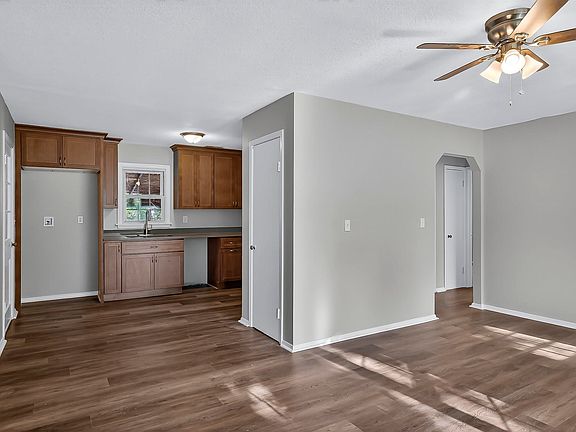 5th image of 208 Bellevue Ave