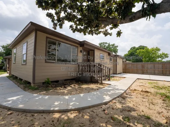 220 Armstrong St, Houston, TX 77029