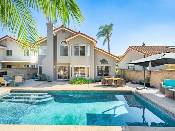 1616 Marbella Dr, Vista, CA 92081