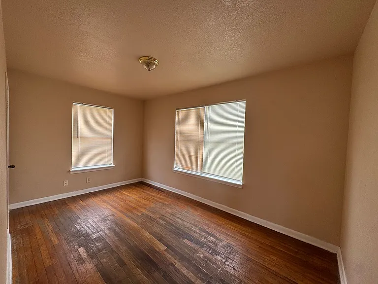675 W Pyron Ave — Photo 5
