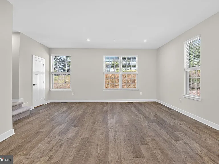 19753 Green Village Dr — Photo 14