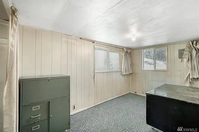 830 W Valley Hwy E — Photo 5
