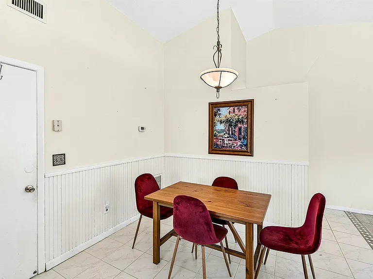 7883 Blackwood Ln — Photo 8