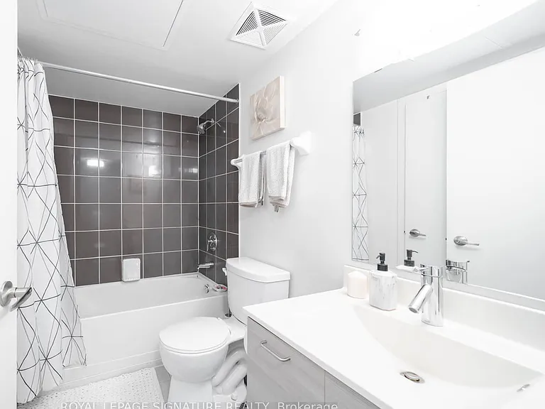 20 Joe Shuster Way #1208 — Photo 8
