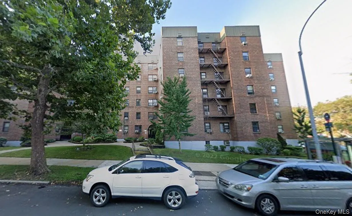 139-10 28th Road #3C photo 1