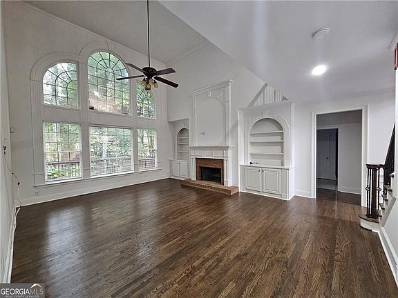4th image of 735 Westwind Ln #735