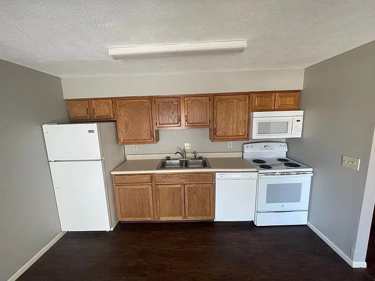 Lincoln Landing Apartments — Photo 16