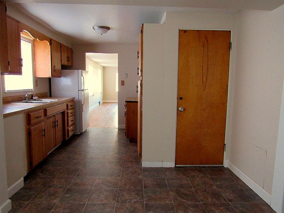 4th image of 1138 E Lasalle Ave