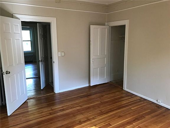 2nd image of 31 Woodland Ave