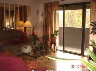 201 Towne House Rd #201, Hamden, CT 06514