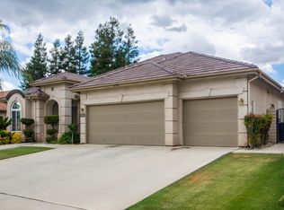 2700 Legend Rose St, Bakersfield, CA 93311