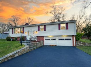 209 Northbridge Ave, Warwick, RI 02886