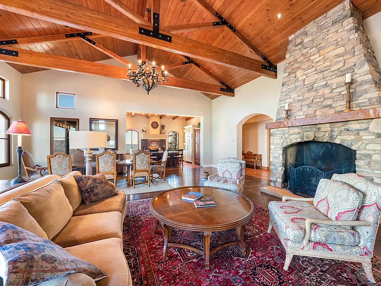 2110 Diamond Mountain Rd — Photo 20