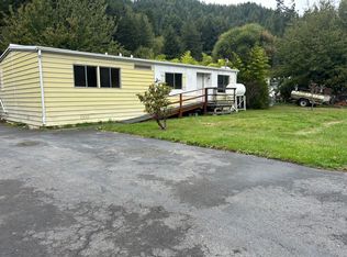 19 Del Ponte Dr, Klamath, CA 95548