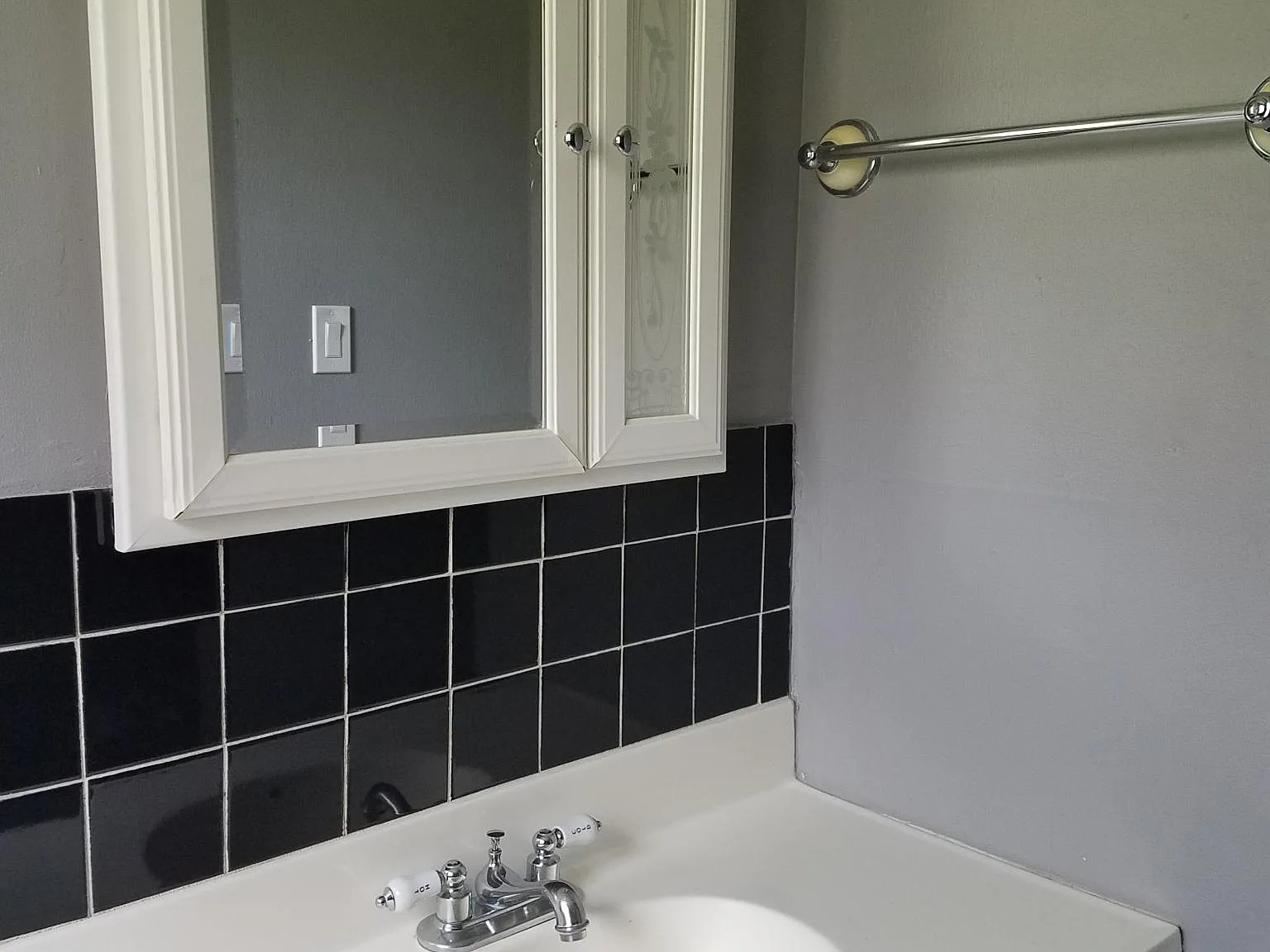 3 bed, 1316 sqft, $1,400 — Photo 2