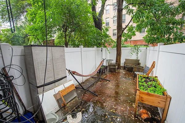 Rented by Compass | media 10