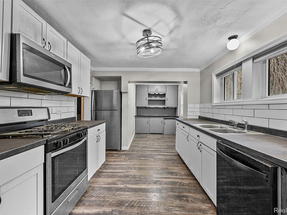 42192 Dequindre Rd, photo 11